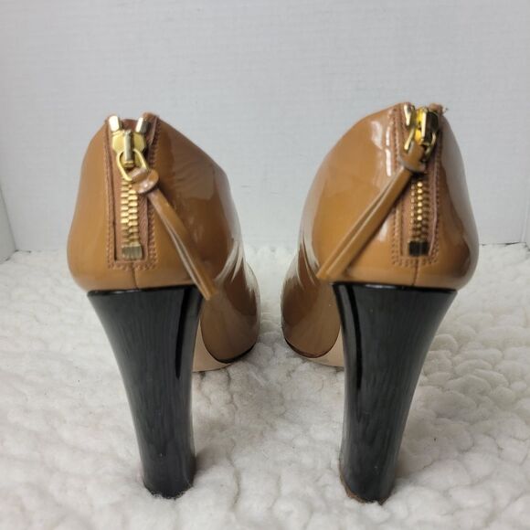 Miu Miu Bottie Women's Shoes Size 6.5 Beige Patent Leather Black Cap Toe Zipper - Picture 4 of 10